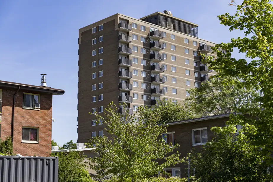 Logement abordable  | Surprise, le fédéral paie 72 % de la facture au Québec !